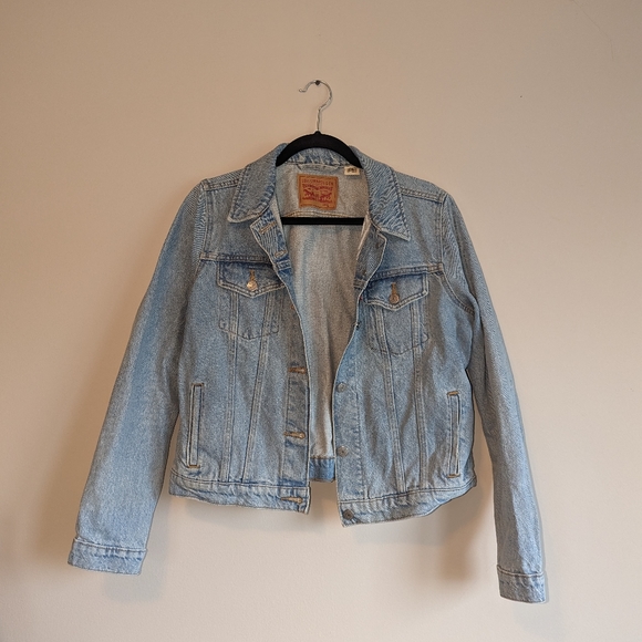NWOT Levi's Denim Jacket - Picture 1 of 3
